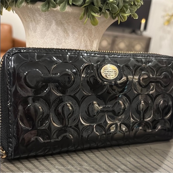 Coach Black Patent Leather Wallet - Picture 2 of 15